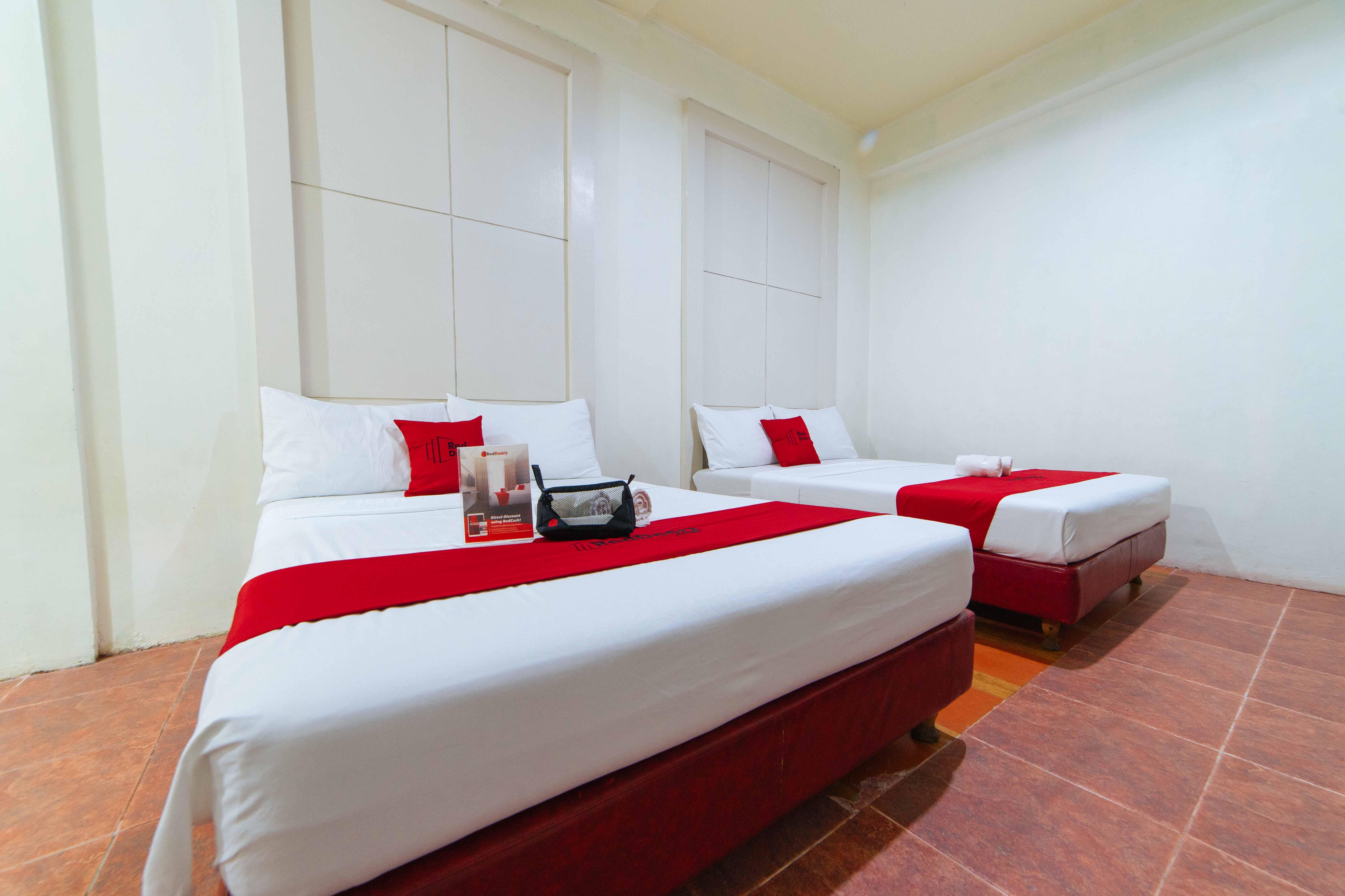 Reddoorz Near Walking Street Angeles City Eksteriør billede