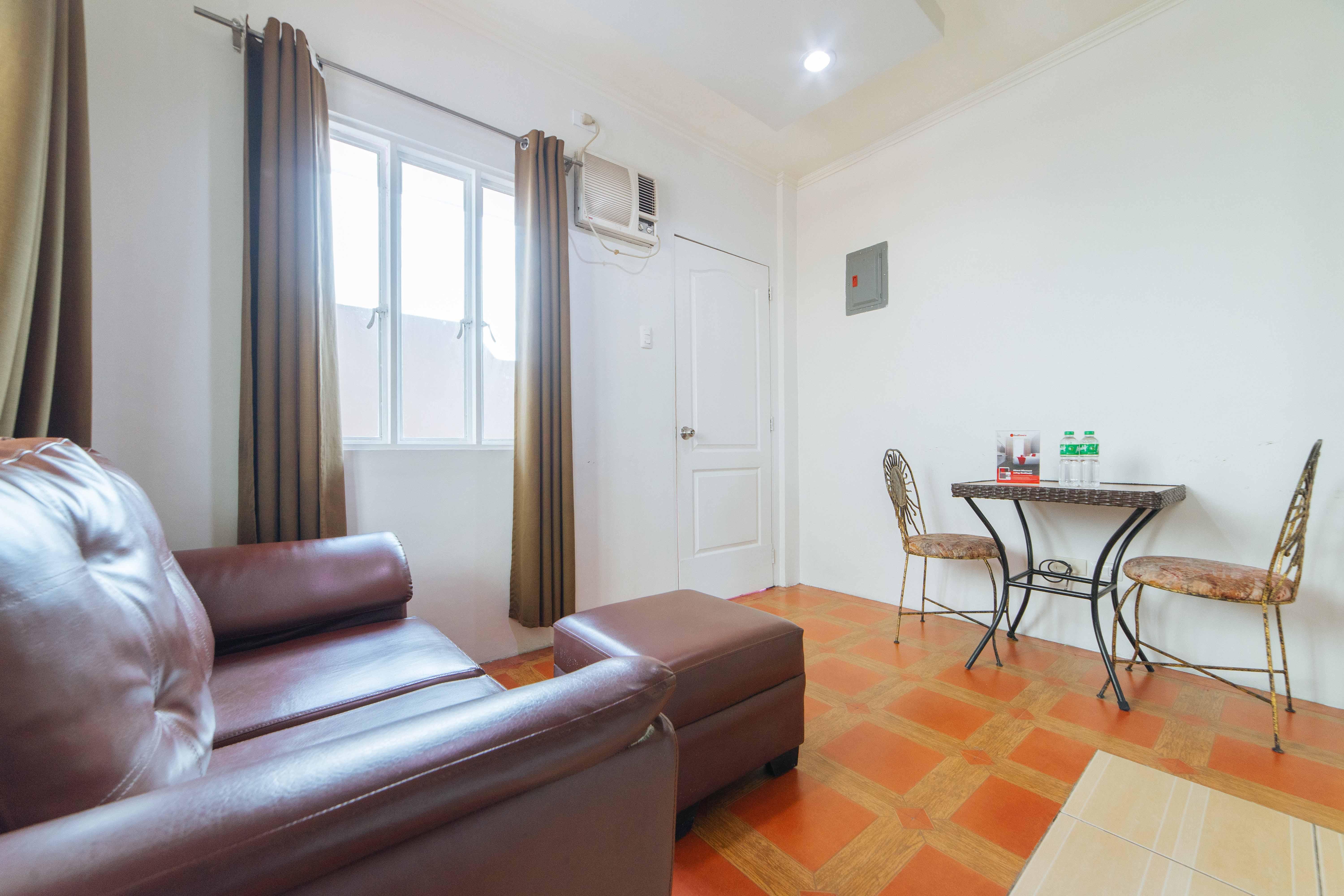 Reddoorz Near Walking Street Angeles City Eksteriør billede