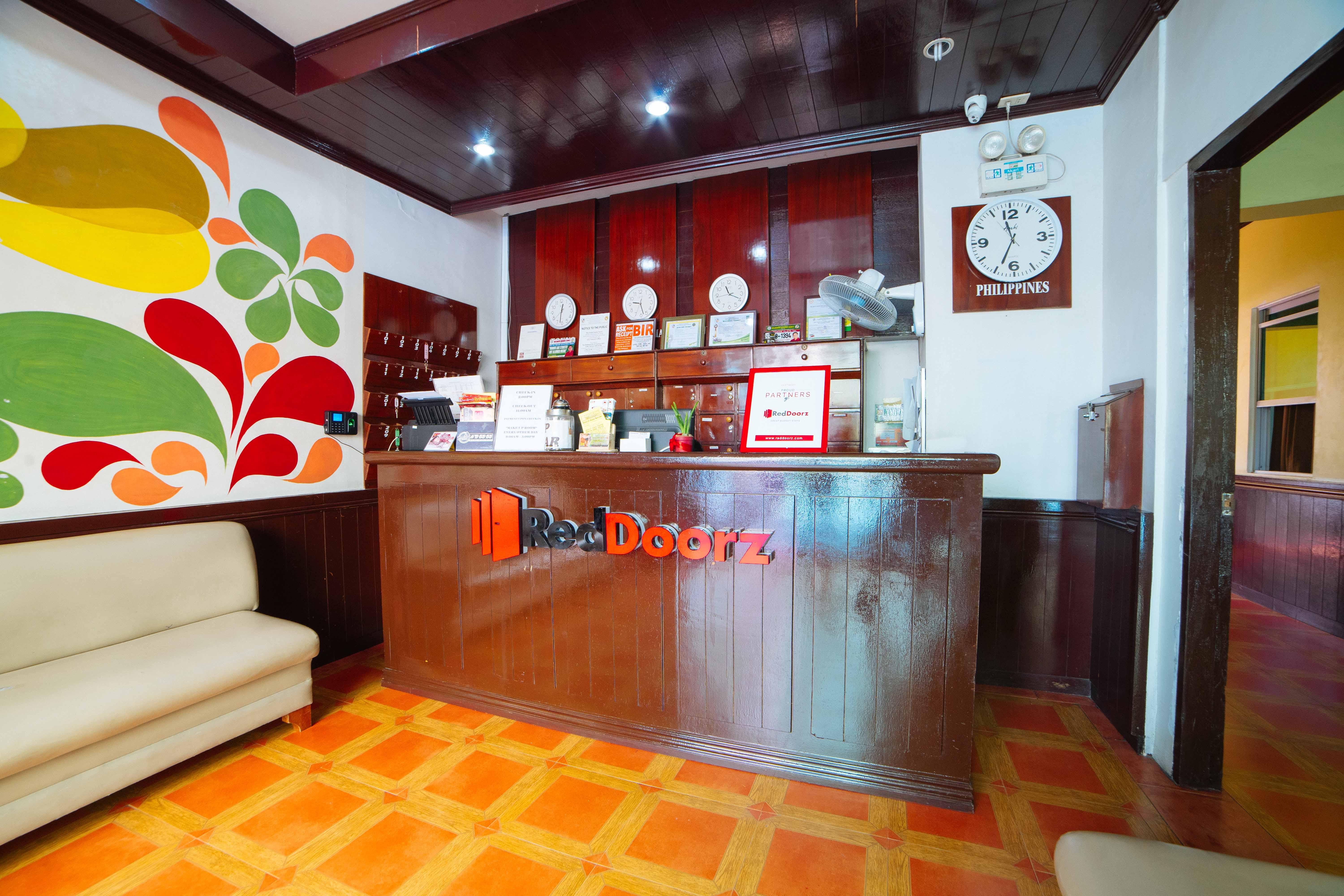 Reddoorz Near Walking Street Angeles City Eksteriør billede