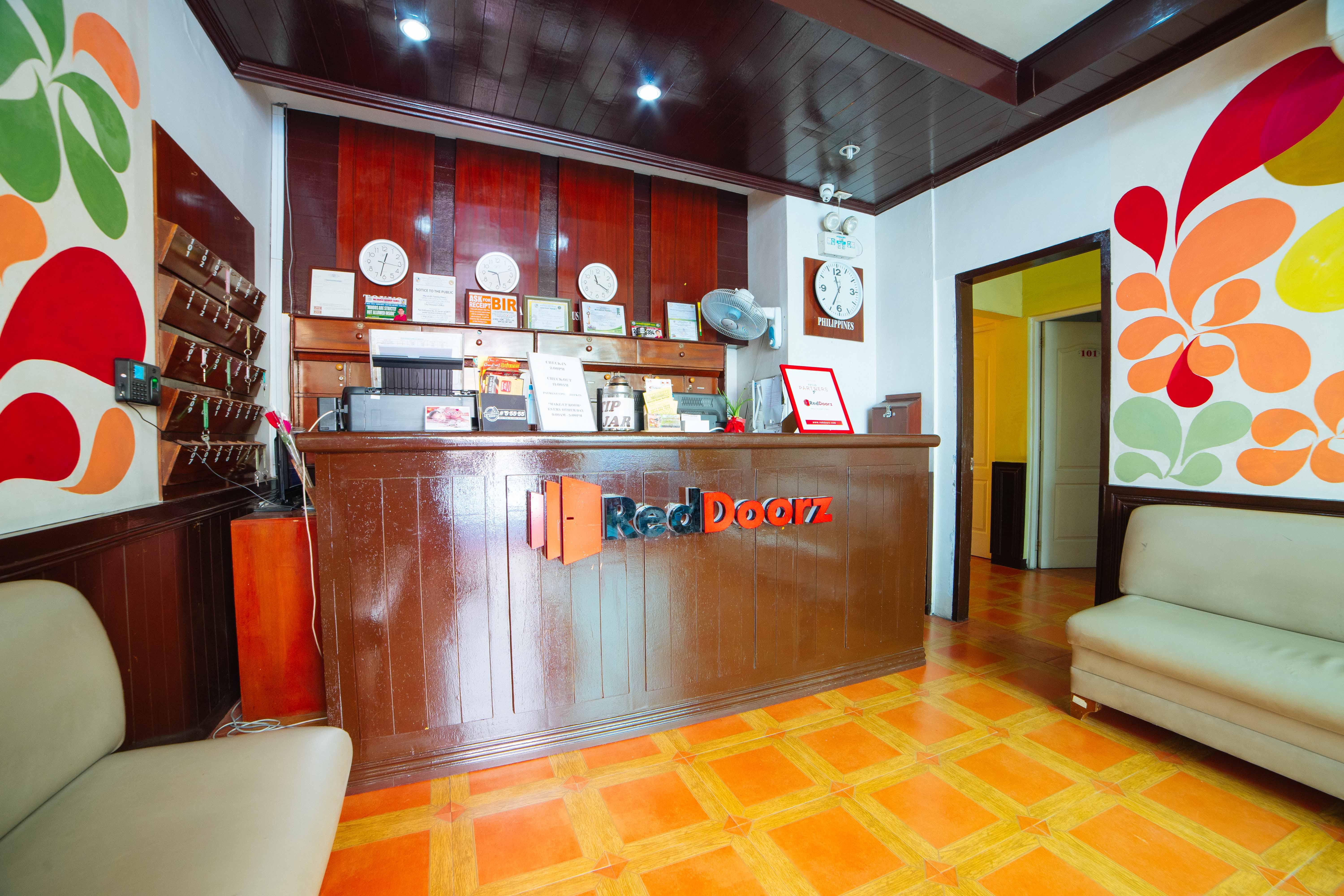 Reddoorz Near Walking Street Angeles City Eksteriør billede