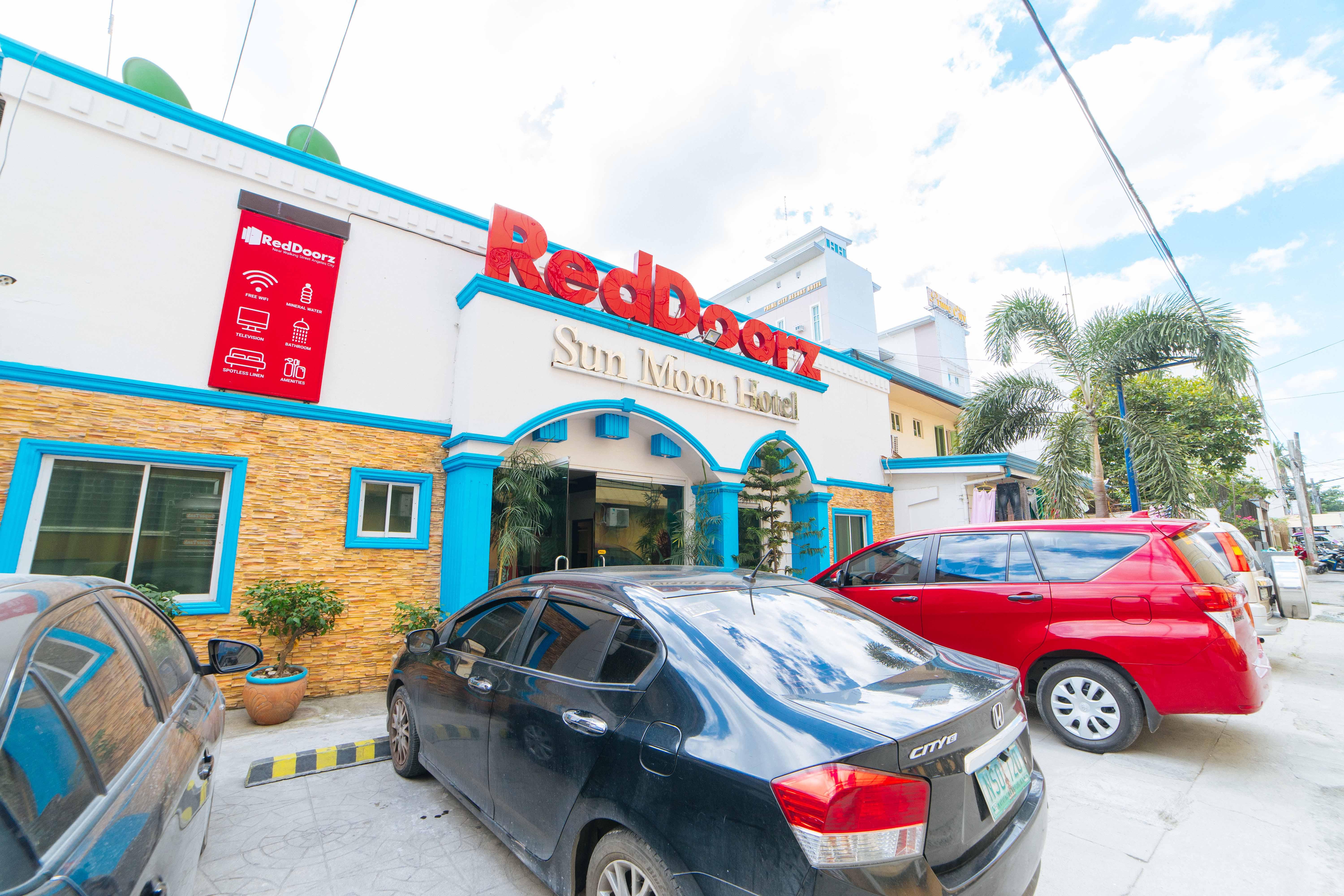 Reddoorz Near Walking Street Angeles City Eksteriør billede