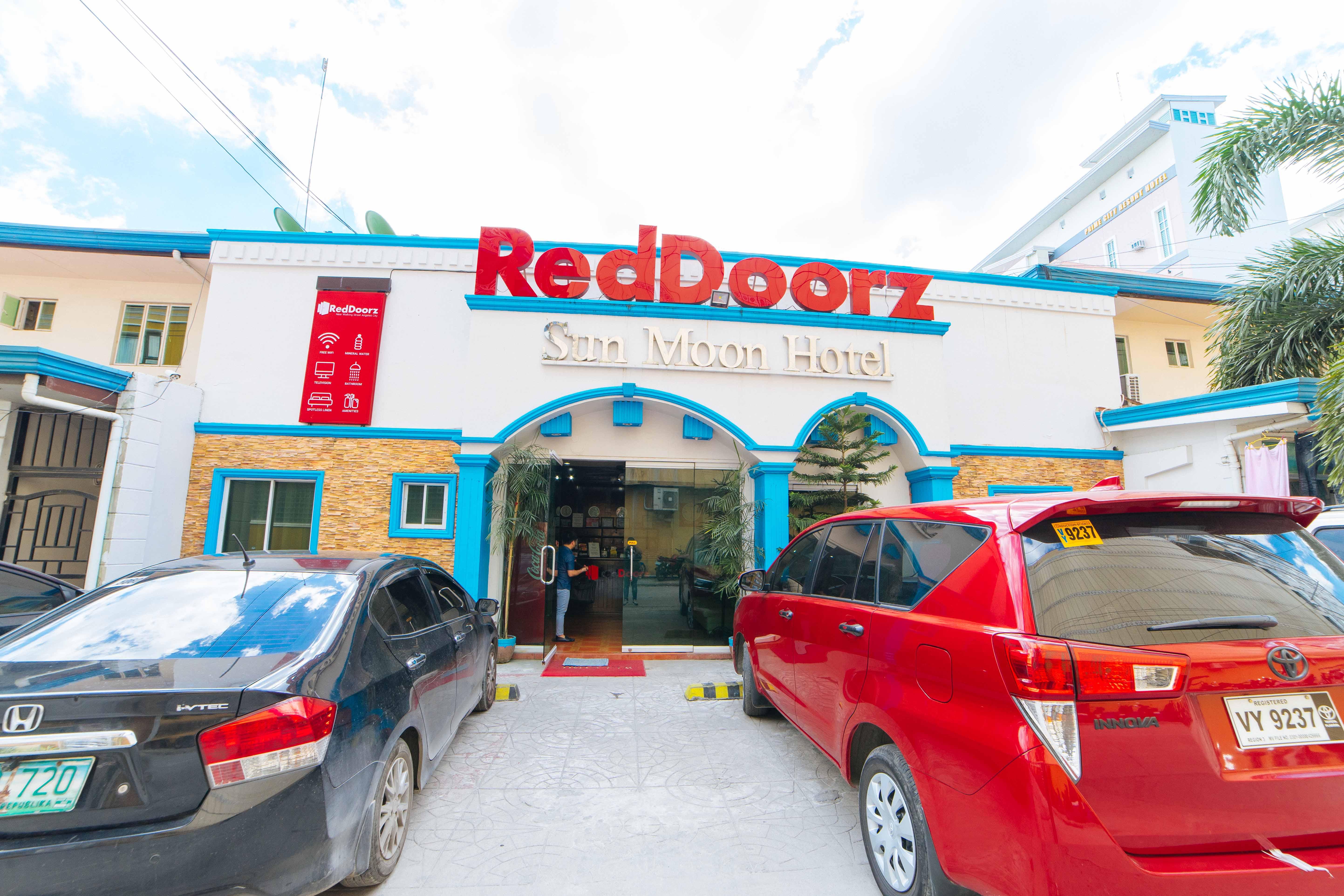 Reddoorz Near Walking Street Angeles City Eksteriør billede