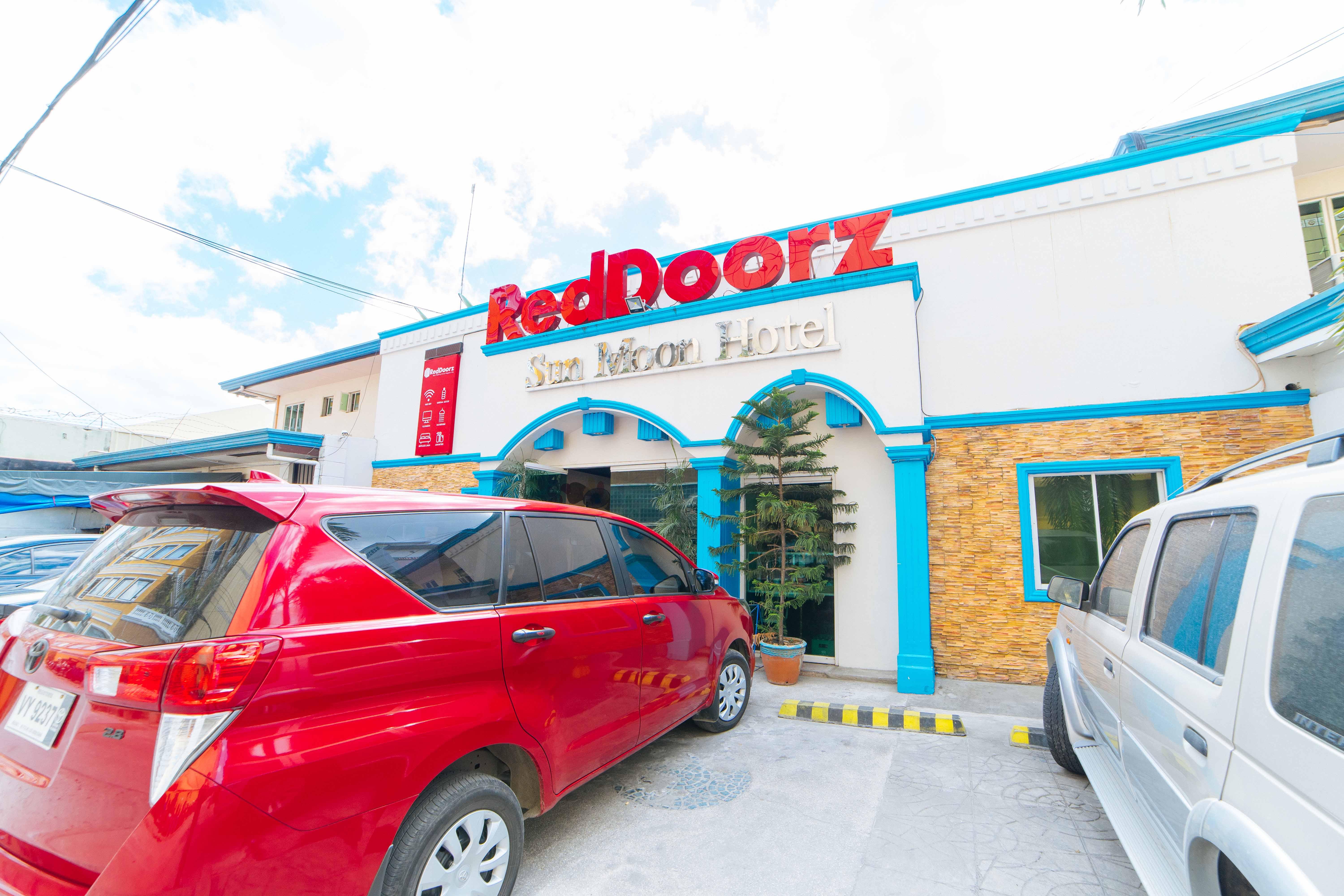 Reddoorz Near Walking Street Angeles City Eksteriør billede