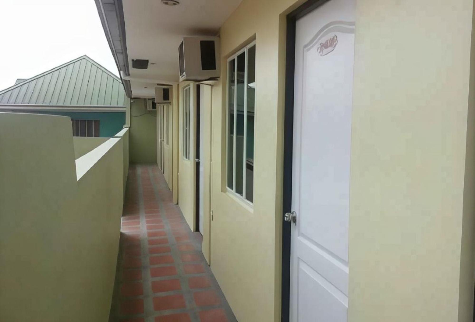 Reddoorz Near Walking Street Angeles City Eksteriør billede
