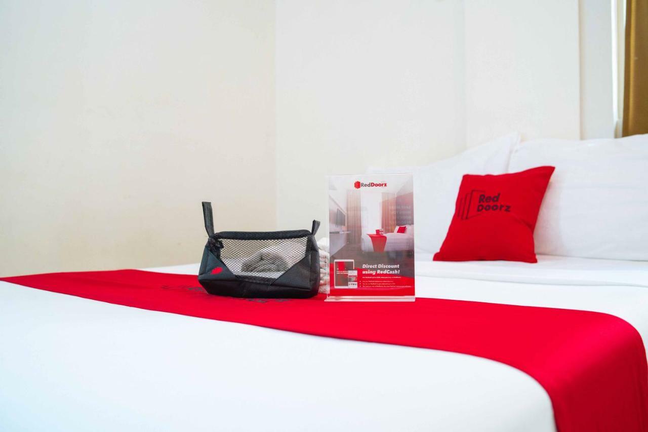 Reddoorz Near Walking Street Angeles City Eksteriør billede